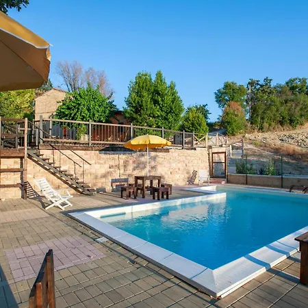 Lovely In * Morrovalle